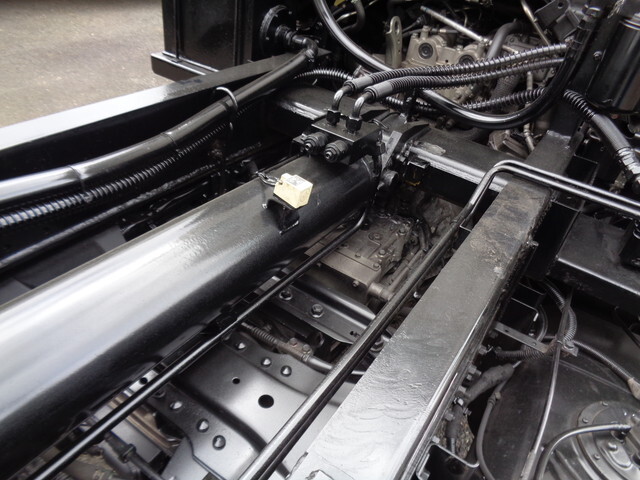 三菱ふそうキャンターコンテナ専用車小型（2t・3t）[写真12]