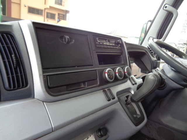 三菱ふそうキャンターコンテナ専用車小型（2t・3t）[写真23]