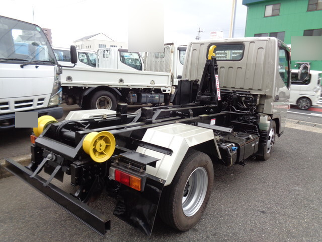 三菱ふそうキャンターコンテナ専用車小型（2t・3t）[写真03]