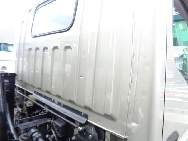 三菱ふそうキャンターコンテナ専用車小型（2t・3t）[写真09]