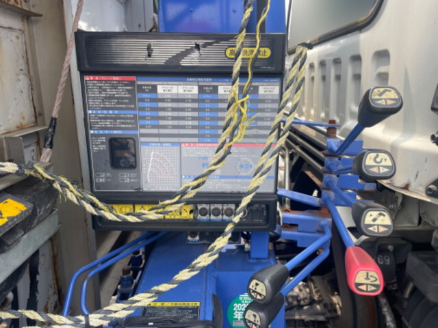 いすゞフォワードクレーン4段増トン（6t・8t）[写真11]