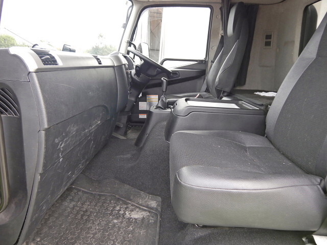 三菱ふそうファイターアルミウイング中型（4t）[写真21]