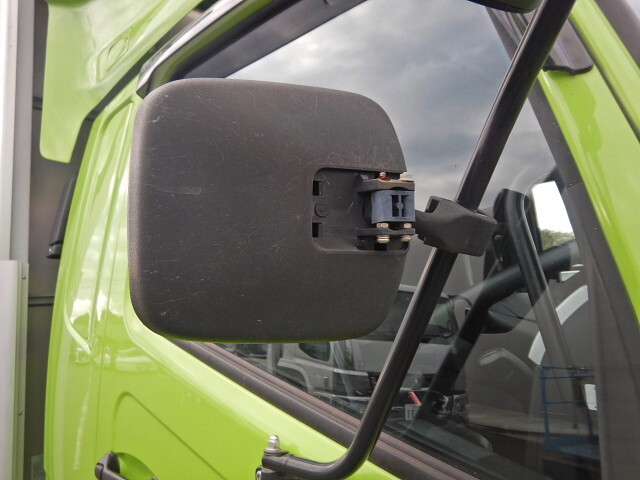 三菱ふそうファイターアルミウイング中型（4t）[写真26]