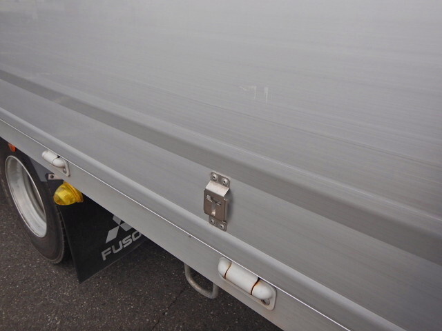 三菱ふそうファイターアルミウイング中型（4t）[写真27]