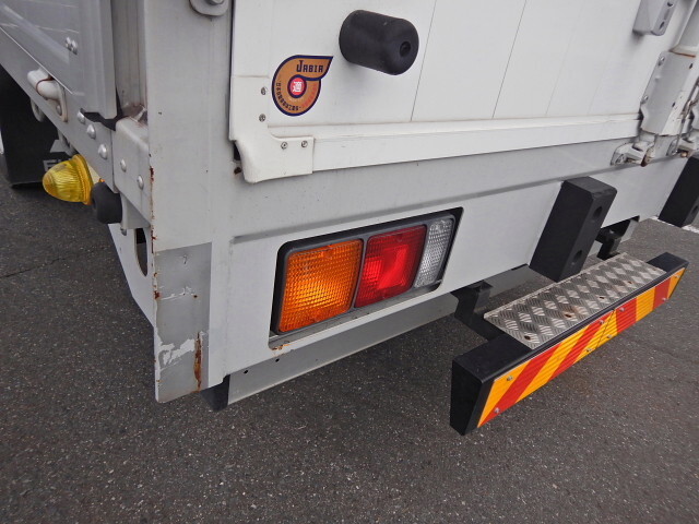 三菱ふそうファイターアルミウイング中型（4t）[写真29]