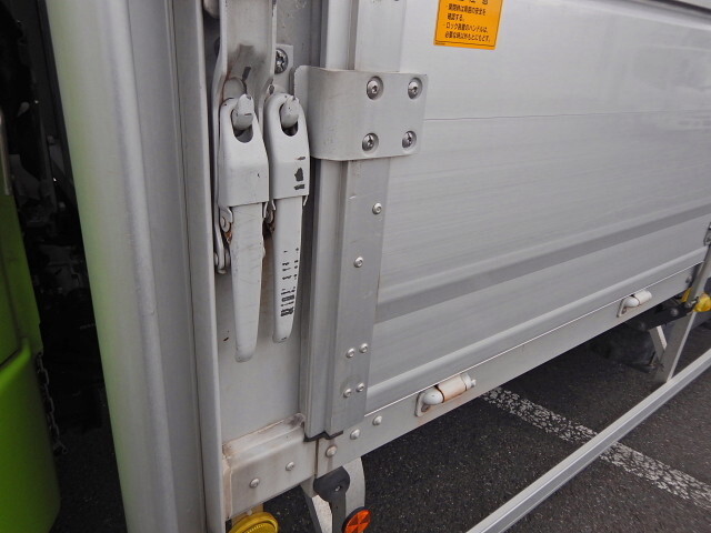 三菱ふそうファイターアルミウイング中型（4t）[写真35]