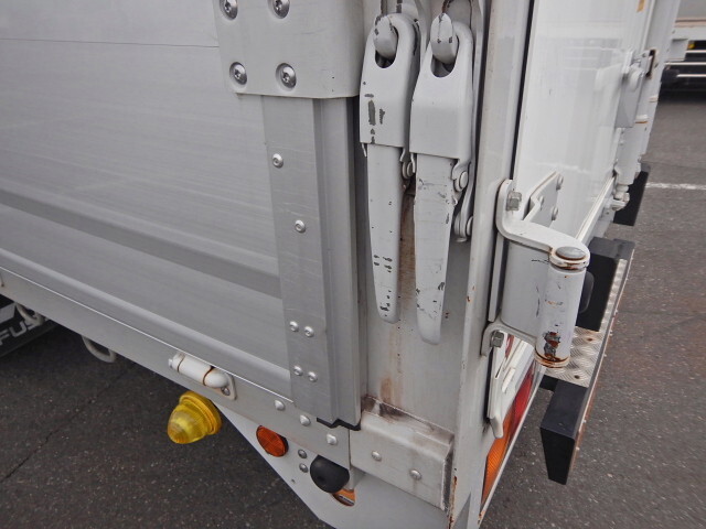 三菱ふそうファイターアルミウイング中型（4t）[写真36]