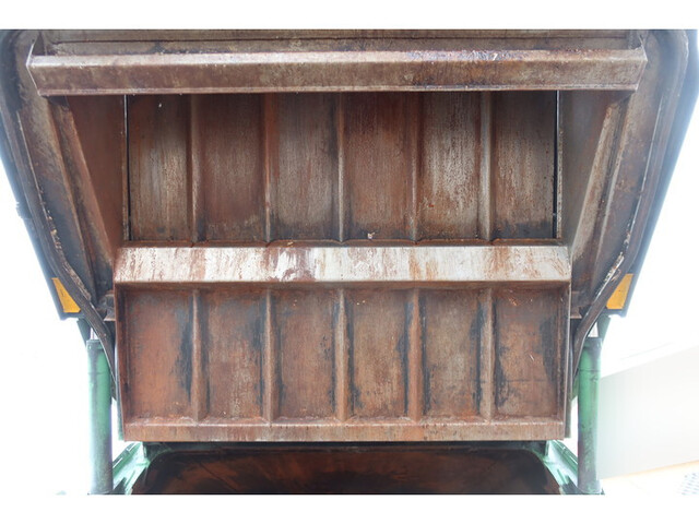 いすゞエルフパッカー車（塵芥車）小型（2t・3t）[写真13]