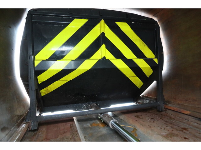 いすゞエルフパッカー車（塵芥車）小型（2t・3t）[写真18]