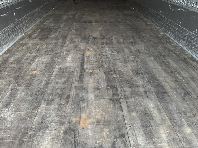 UDトラックスコンドルアルミウイング小型（2t・3t）[写真10]