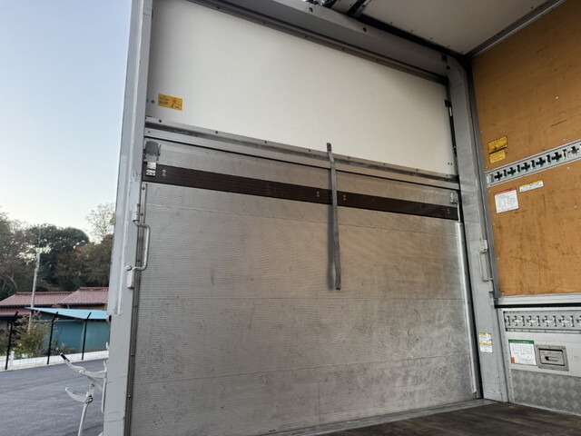 UDトラックスコンドルアルミウイング小型（2t・3t）[写真12]