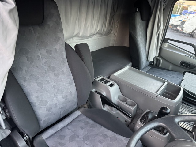 UDトラックスコンドルアルミウイング小型（2t・3t）[写真14]