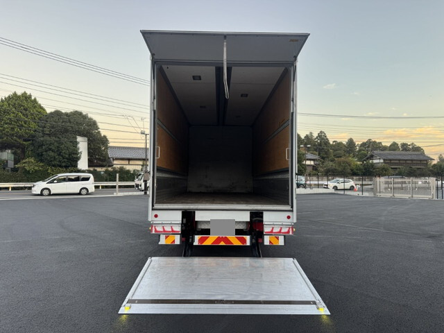 UDトラックスコンドルアルミウイング小型（2t・3t）[写真07]