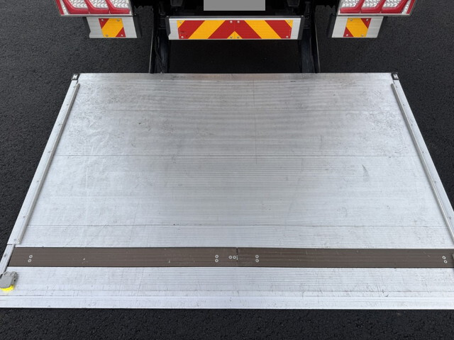 UDトラックスコンドルアルミウイング小型（2t・3t）[写真08]