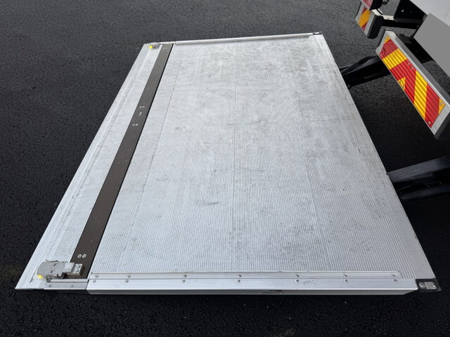 UDトラックスコンドルアルミウイング小型（2t・3t）[写真09]