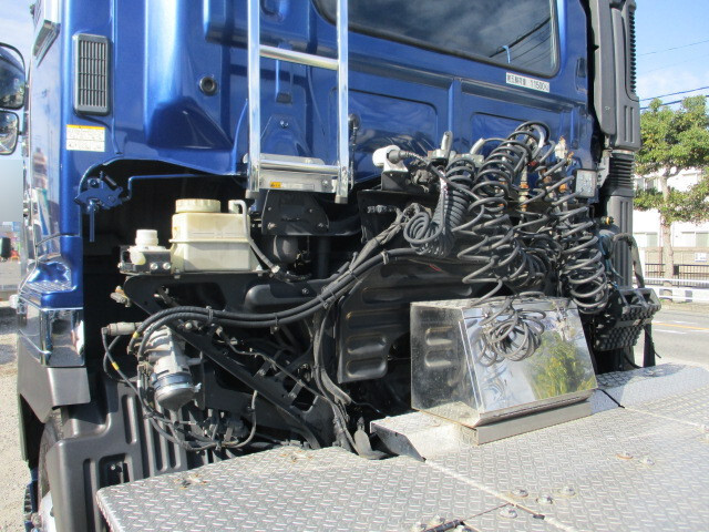 日野プロフィアトレーラーヘッド（トラクターヘッド）大型（10t）[写真11]
