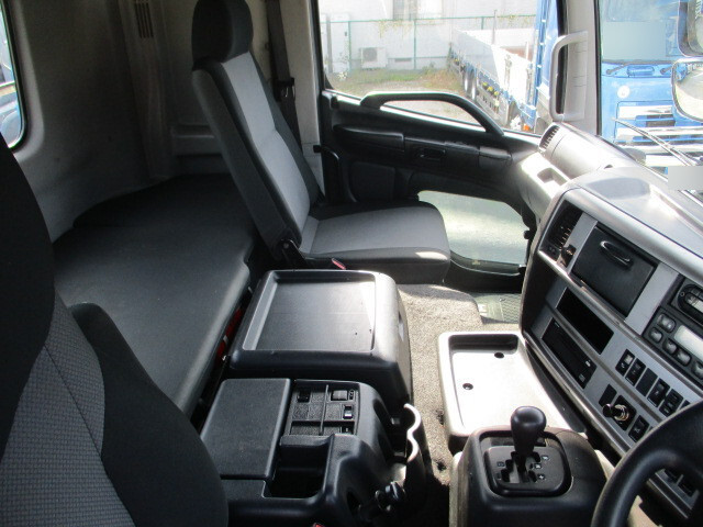 日野プロフィアトレーラーヘッド（トラクターヘッド）大型（10t）[写真21]