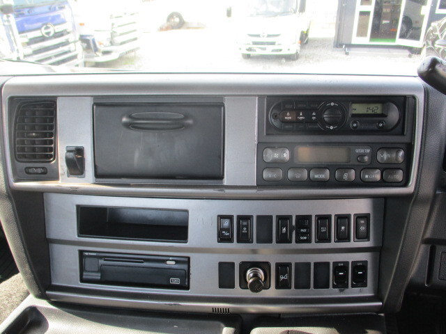 日野プロフィアトレーラーヘッド（トラクターヘッド）大型（10t）[写真23]