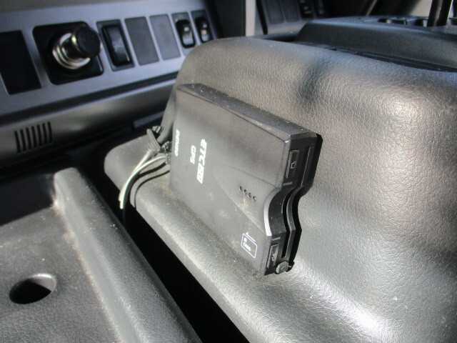 日野プロフィアトレーラーヘッド（トラクターヘッド）大型（10t）[写真28]