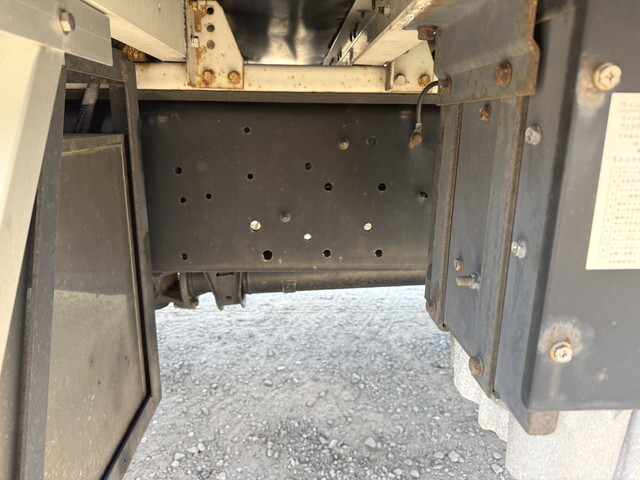 UDトラックスその他の車種アルミウイング大型（10t）[写真28]