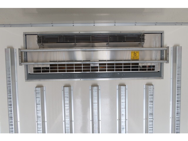 いすゞエルフ冷凍車（冷蔵車）小型（2t・3t）[写真10]