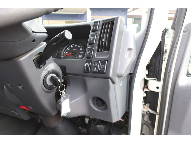 いすゞエルフ冷凍車（冷蔵車）小型（2t・3t）[写真30]