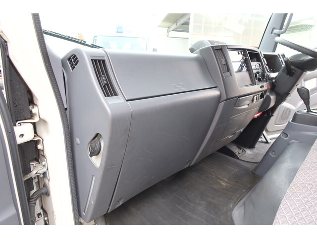 いすゞエルフ冷凍車（冷蔵車）小型（2t・3t）[写真39]