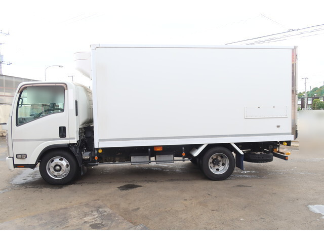 いすゞエルフ冷凍車（冷蔵車）小型（2t・3t）[写真04]