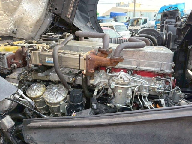 日野プロフィアトレーラーヘッド（トラクターヘッド）大型（10t）[写真14]