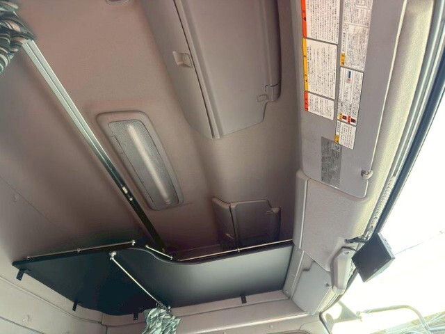 日野プロフィアトレーラーヘッド（トラクターヘッド）大型（10t）[写真18]