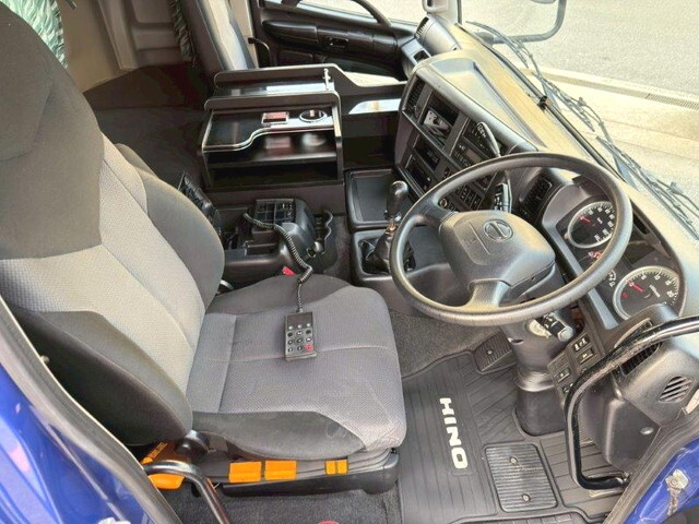 日野プロフィアトレーラーヘッド（トラクターヘッド）大型（10t）[写真19]