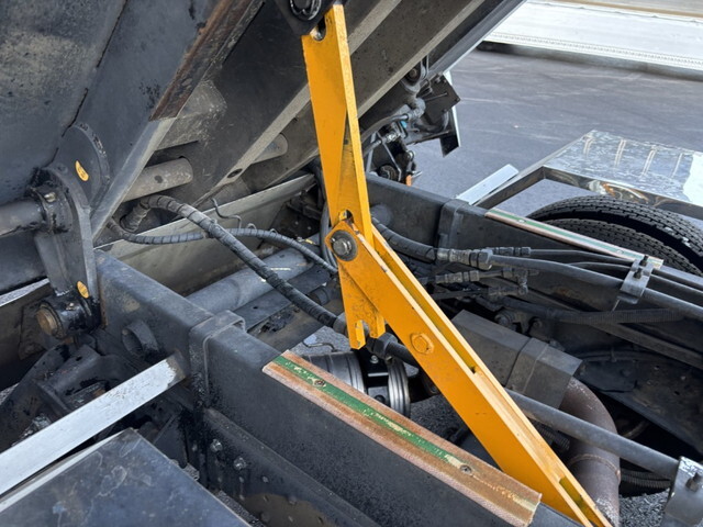 三菱ふそうキャンターパッカー車（塵芥車）小型（2t・3t）[写真22]