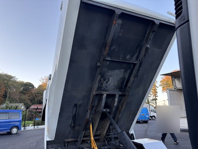 三菱ふそうキャンターパッカー車（塵芥車）小型（2t・3t）[写真24]