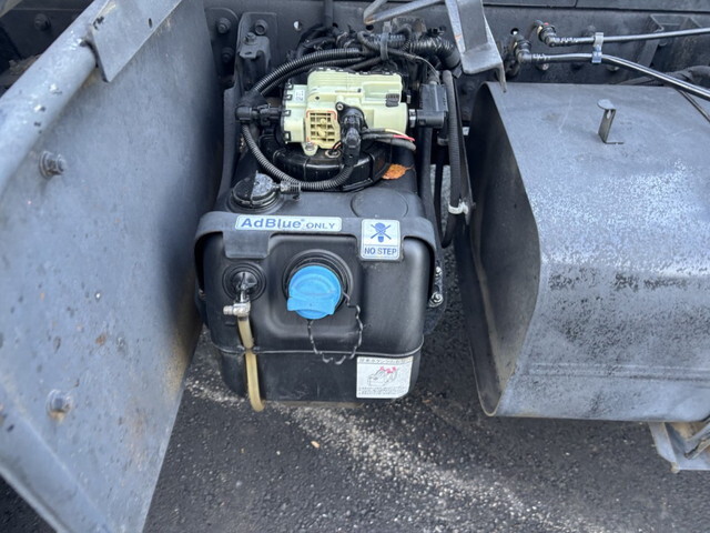 三菱ふそうキャンターパッカー車（塵芥車）小型（2t・3t）[写真28]