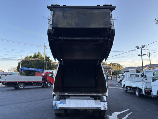 三菱ふそうキャンターパッカー車（塵芥車）小型（2t・3t）[写真08]
