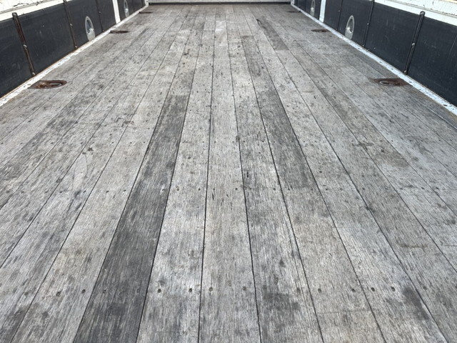 いすゞフォワードクレーン4段中型（4t）[写真12]