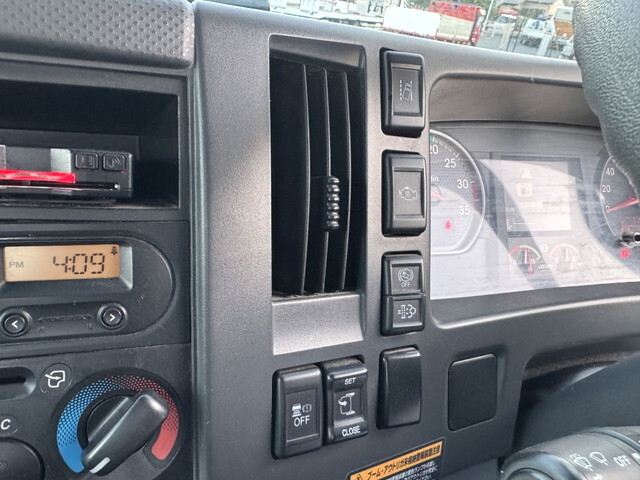 いすゞフォワードクレーン4段中型（4t）[写真24]