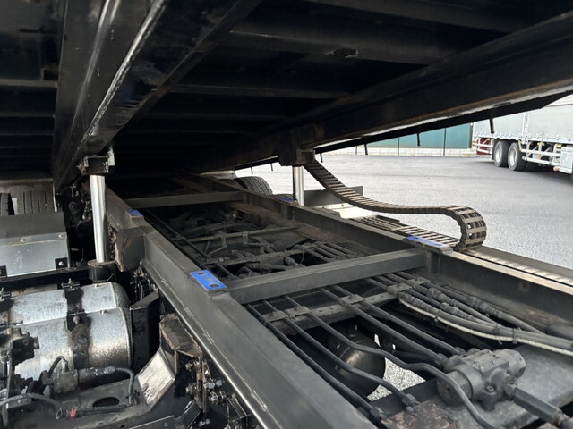 日野プロフィアセーフティローダー大型（10t）[写真17]