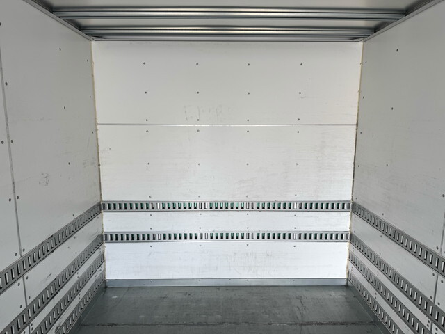 いすゞフォワードアルミバン中型（4t）[写真17]