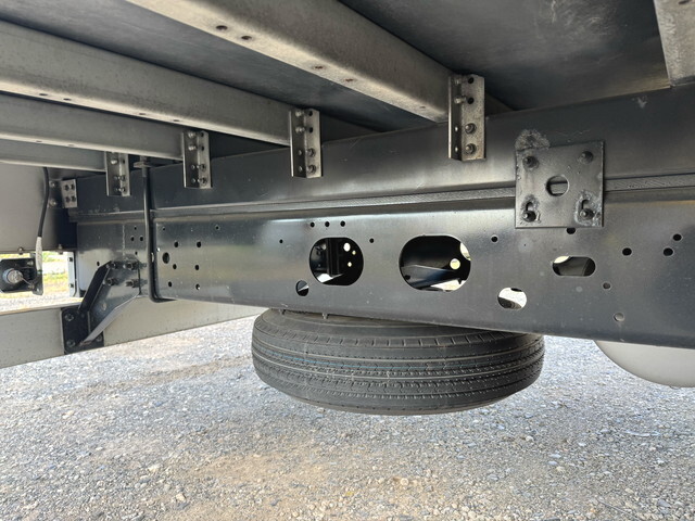 いすゞフォワードアルミバン中型（4t）[写真20]