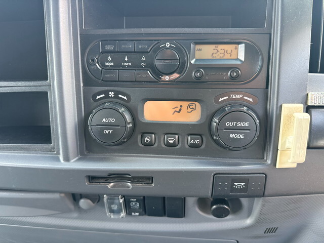 いすゞフォワードアルミバン中型（4t）[写真24]