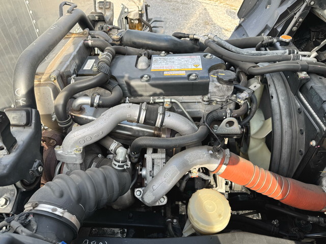 いすゞフォワードアルミバン中型（4t）[写真28]