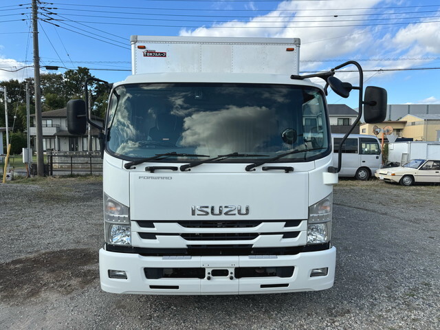 いすゞフォワードアルミバン中型（4t）[写真05]