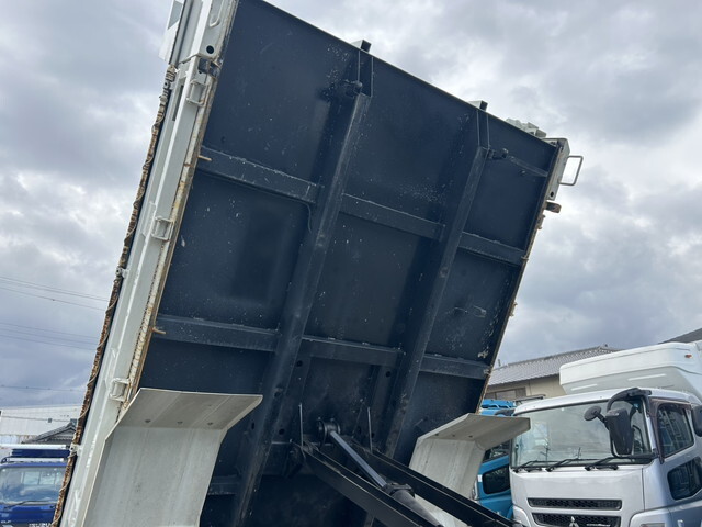 いすゞフォワードダンプ中型（4t）[写真13]