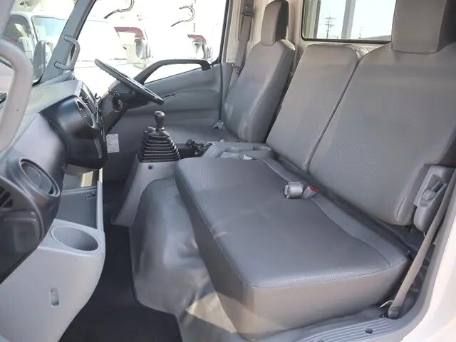 トヨタダイナ平ボディ小型（2t・3t）[写真32]