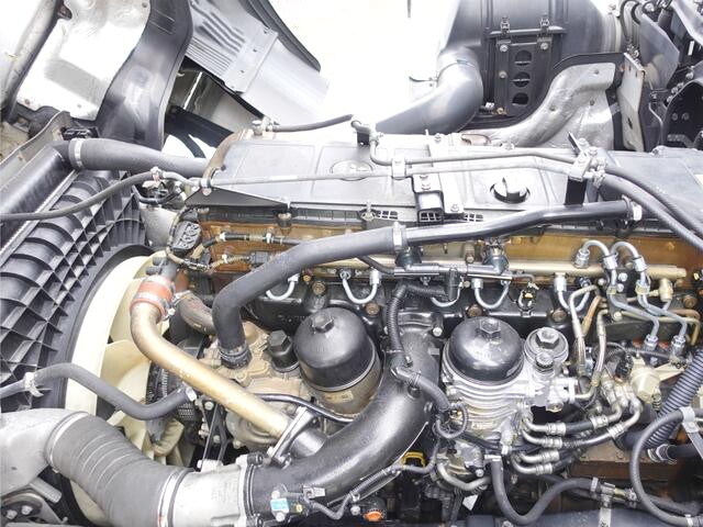 三菱ふそうスーパーグレートアルミウイング大型（10t）[写真09]