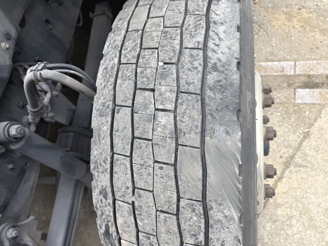 日野プロフィアトレーラーヘッド（トラクターヘッド）大型（10t）[写真11]