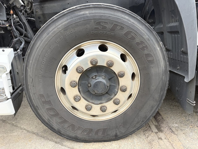 日野プロフィアトレーラーヘッド（トラクターヘッド）大型（10t）[写真12]