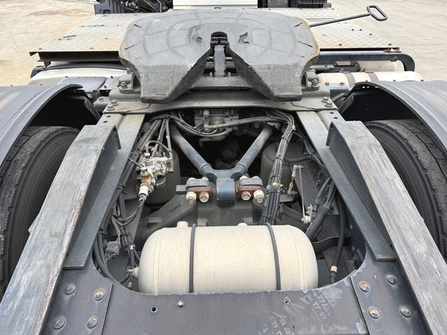 日野プロフィアトレーラーヘッド（トラクターヘッド）大型（10t）[写真22]