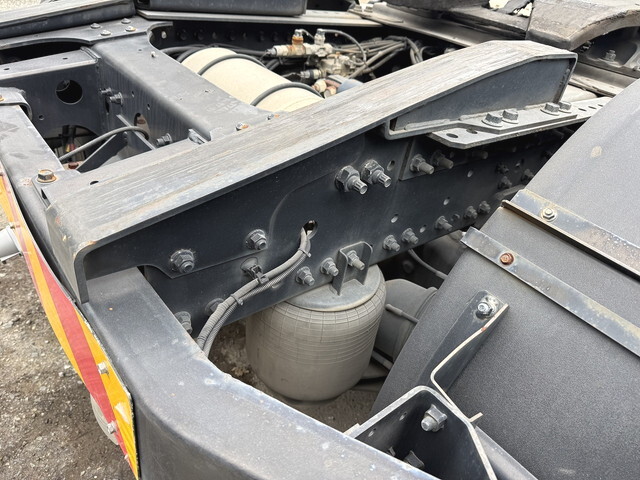 日野プロフィアトレーラーヘッド（トラクターヘッド）大型（10t）[写真23]